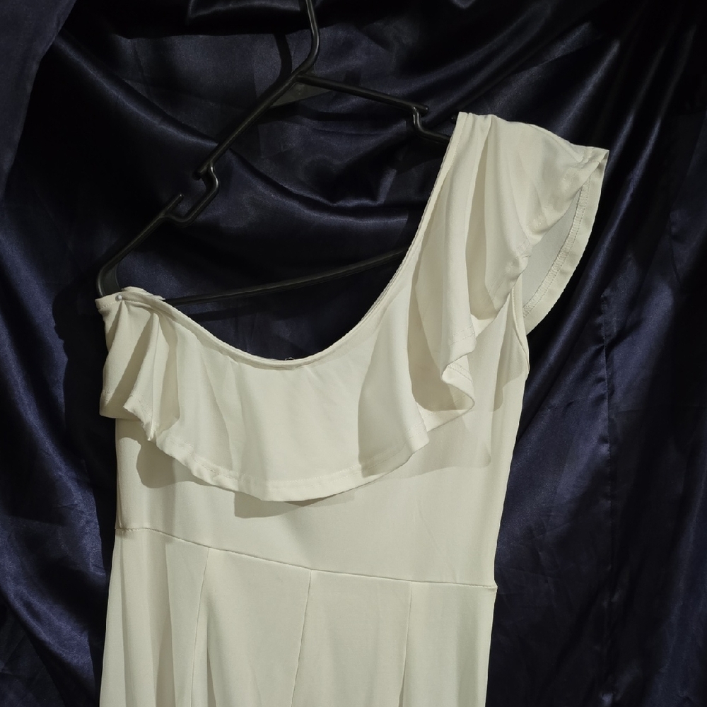 Chic One-Shoulder White Jumpsuit